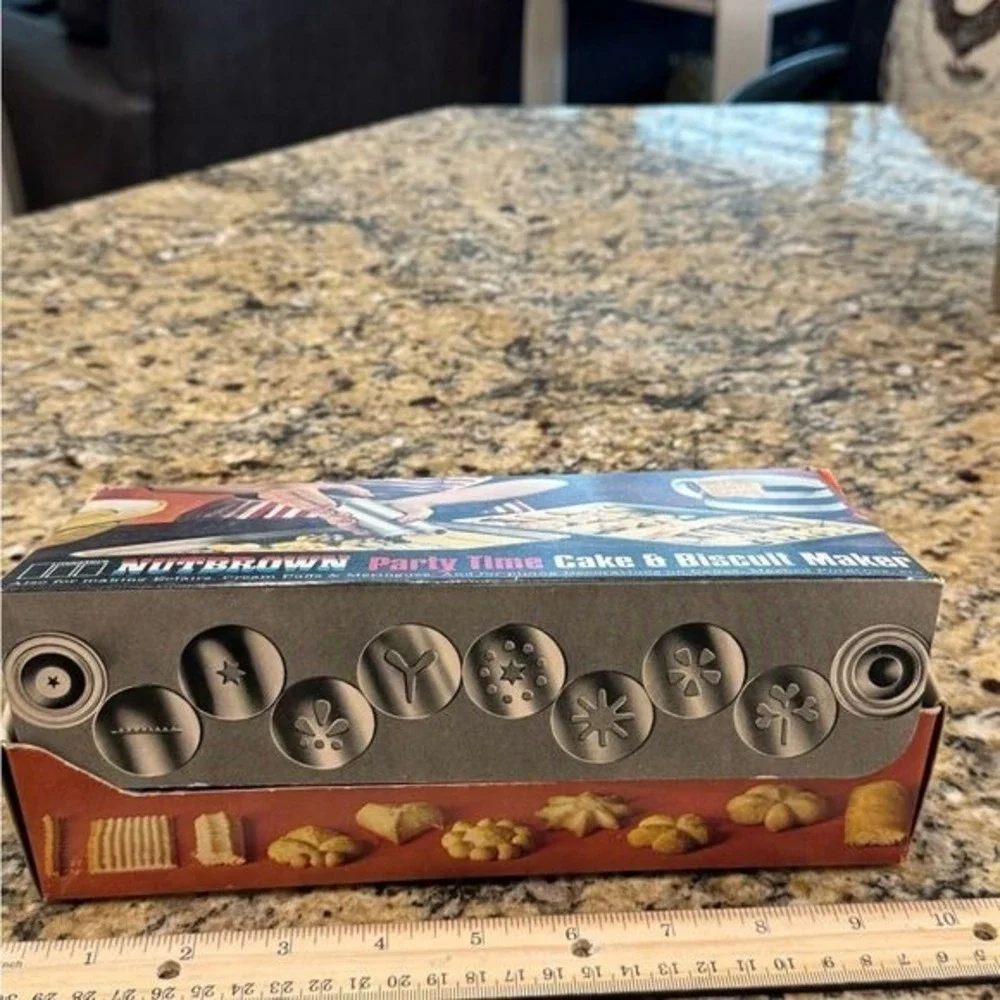 Vintage Masters Nutbrown Cake Biscuit Maker Cookie‎ Press Pastry Set w/ Box